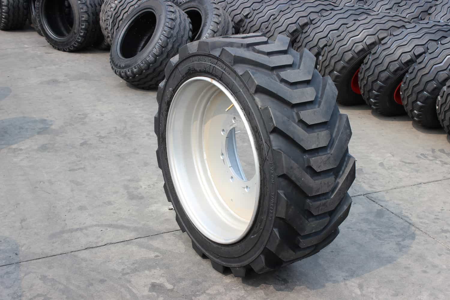 Polyurethane Tires, PU Tire - SinoTrailers