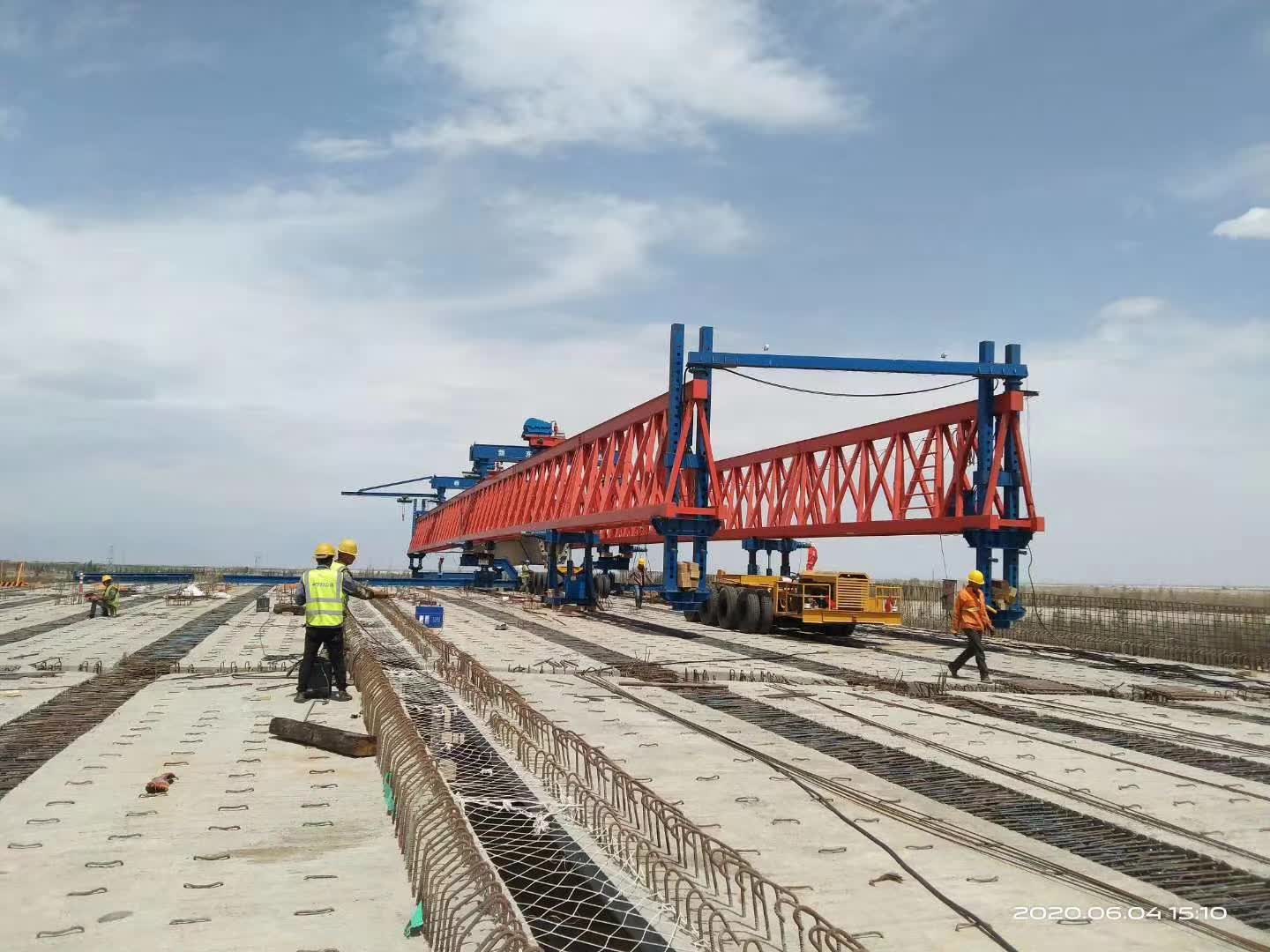 Bridge beam trailer in Hami