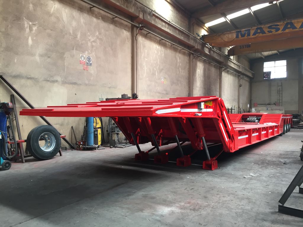 Folding gooseneck trailer