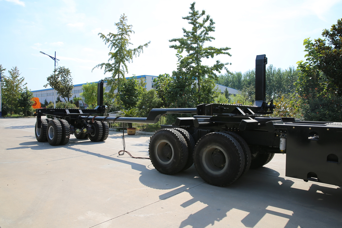 Log trailer tested with towing bar