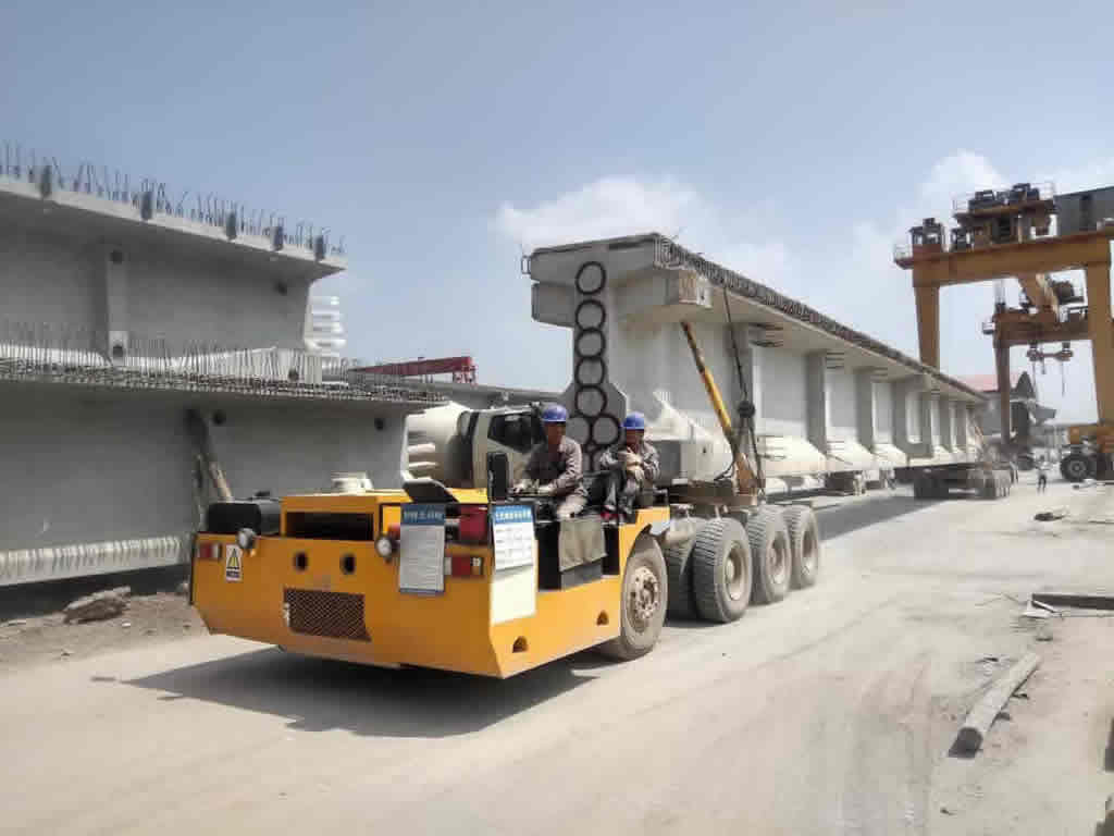 Long concrete beam trailer