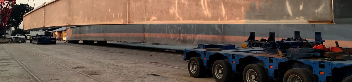 Modular trailers transport long-beam