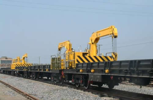 Railroad flatcar crane