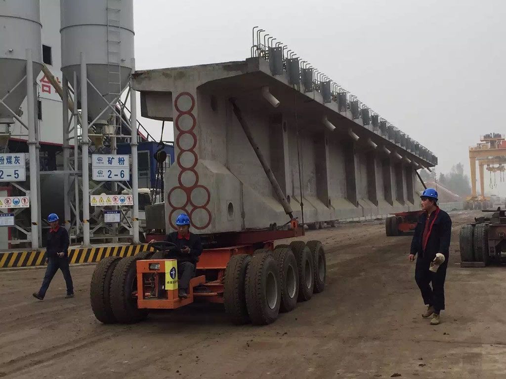 self-propelled beam trailer